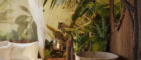 Cabezal de ducha con hidromasaje, artículos de tocador de diseñador