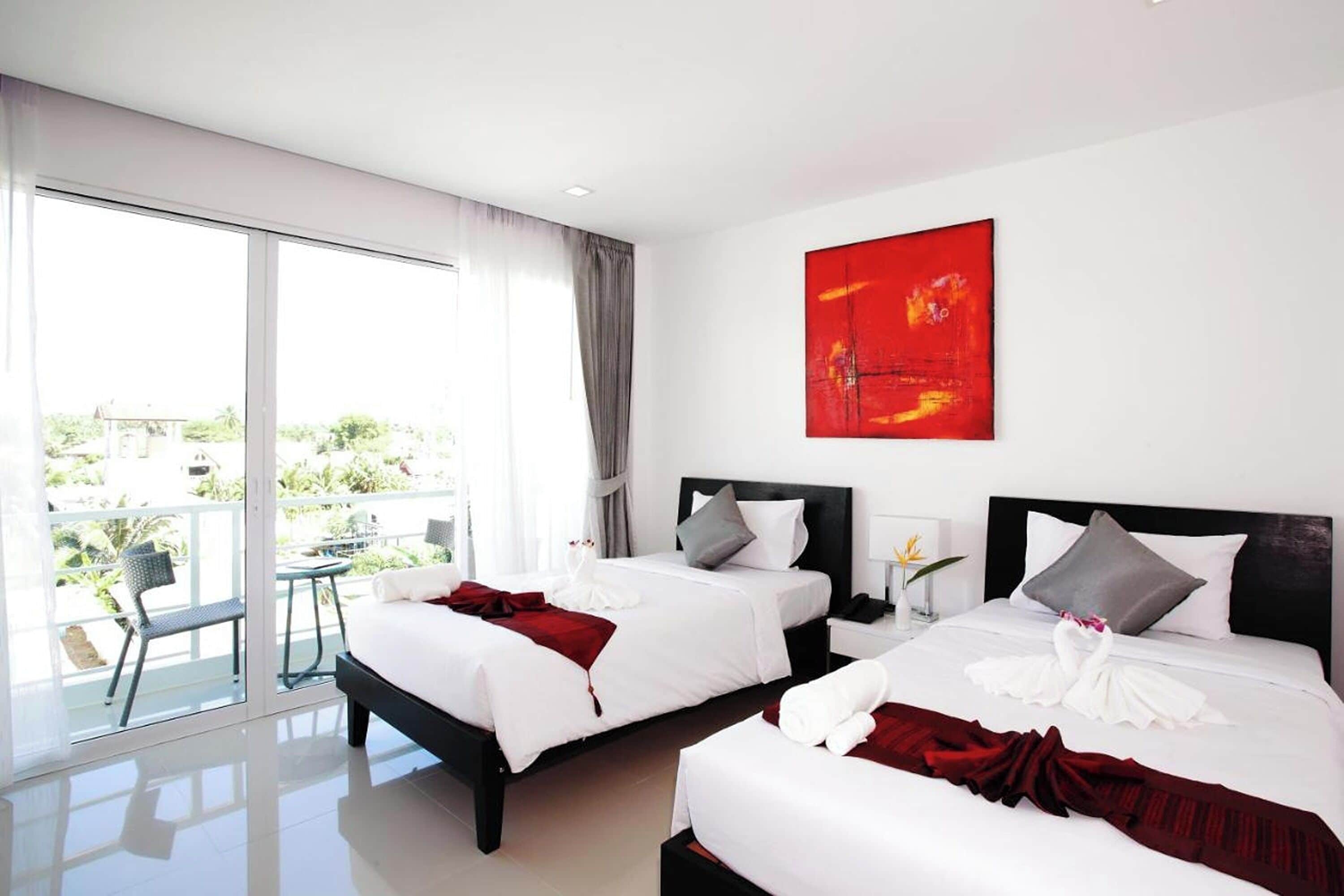 In-room safe, desk, iron/ironing board, bed sheets
