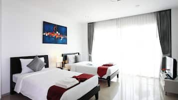 In-room safe, desk, iron/ironing board, bed sheets