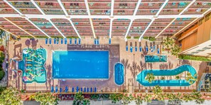 Una piscina techada
