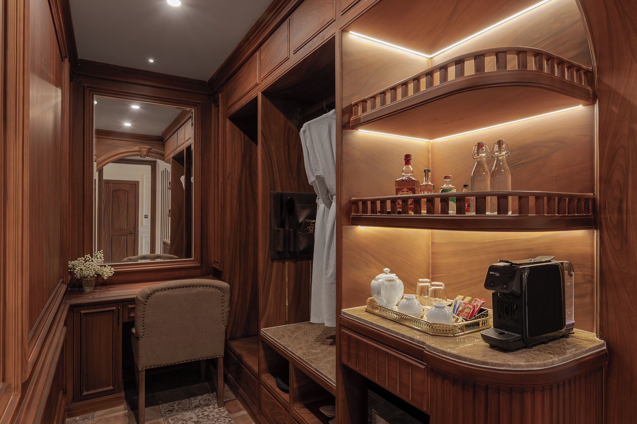 anik classic suite | 1 bedroom, minibar, in-room safe, individually decorated