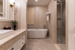 Anik Classic Twin | Bathroom | Shower, rainfall showerhead, free toiletries, hair dryer