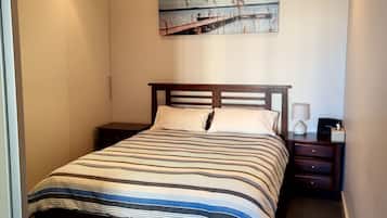 1 chambre, bureau, fer et planche à repasser, Wi-Fi gratuit