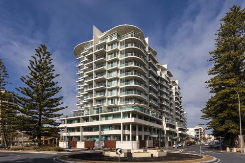 The Place to Stay in Glenelg