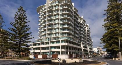 The Place to Stay in Glenelg