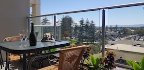 Outdoor dining - The Place to Stay in Glenelg (Glenelg)