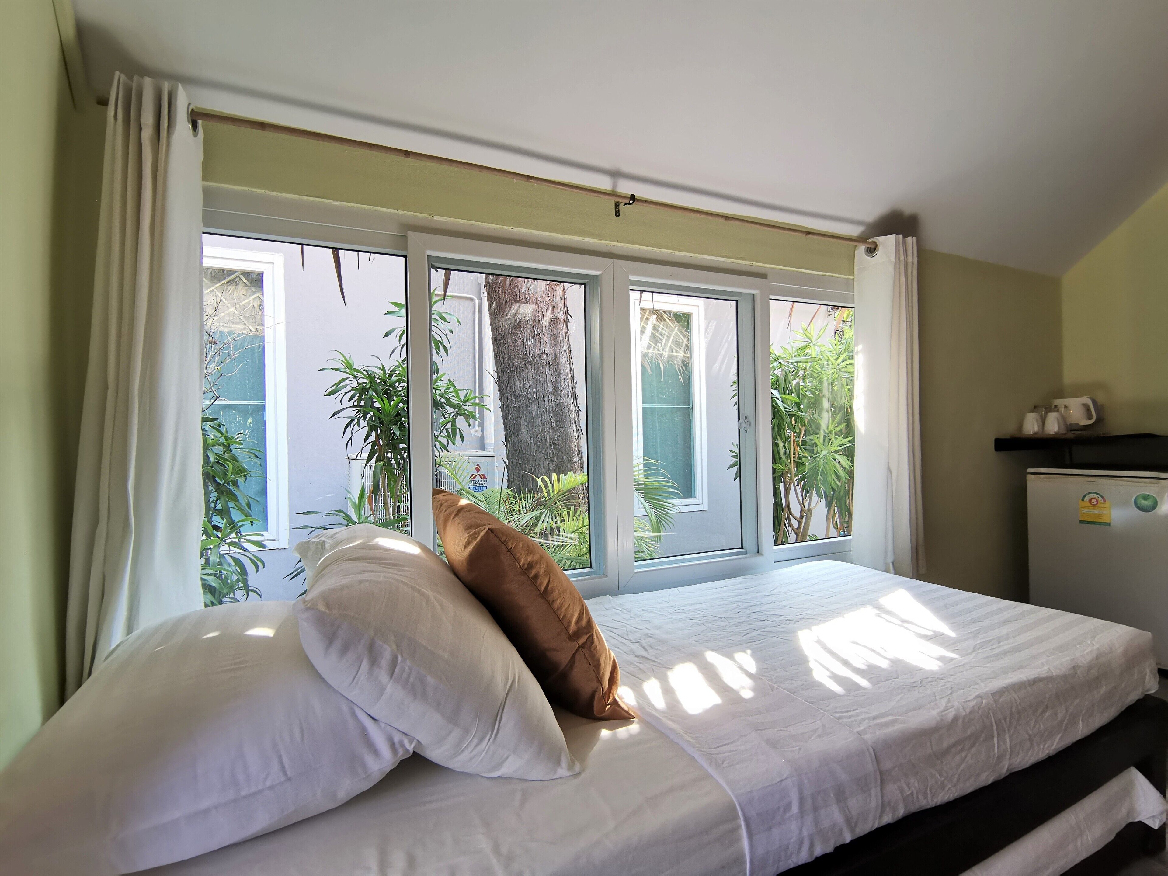 1 habitación, escritorio, tabla de planchar con plancha y wifi gratis 
