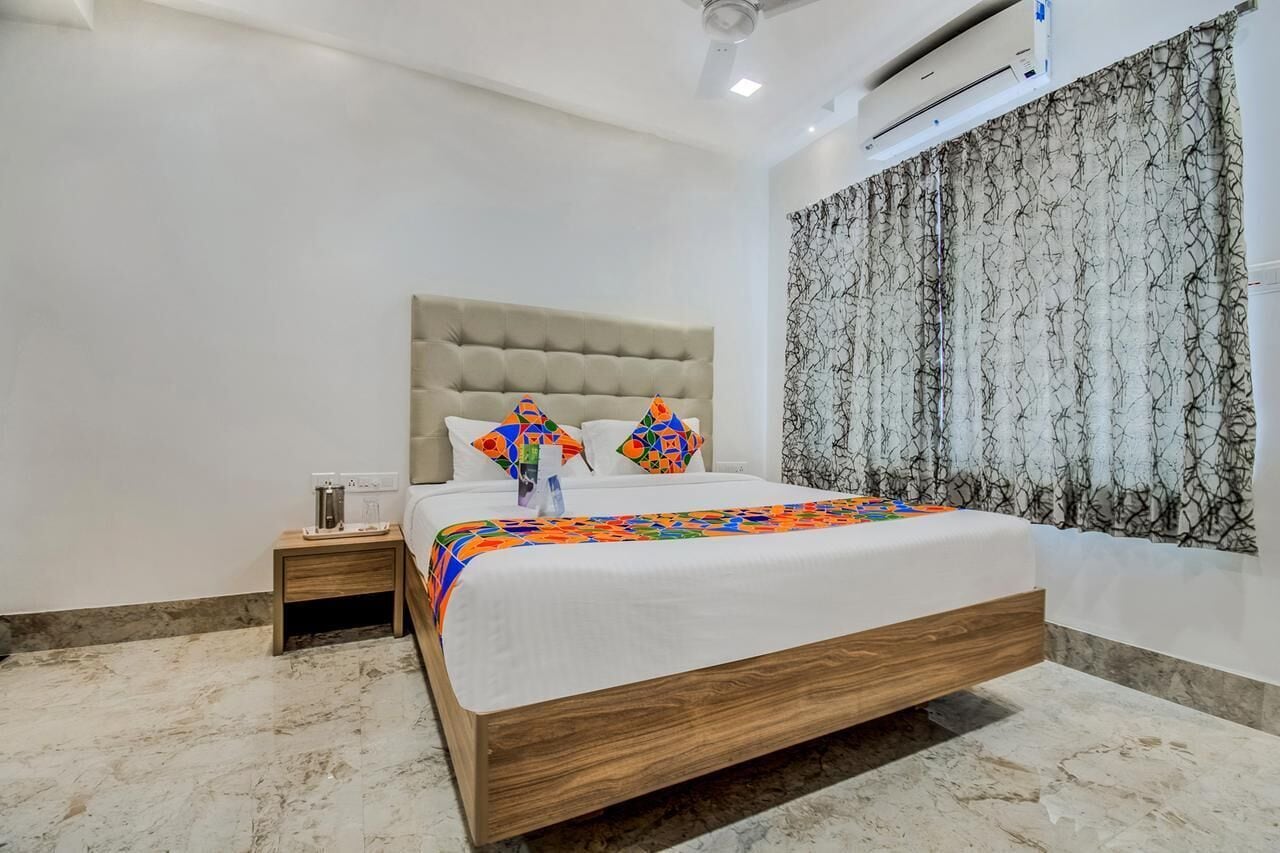 deluxe double room | 1 bedroom, individually furnished, desk, iron/ironing board