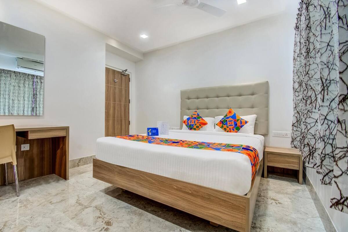 premium room | 1 bedroom, individually furnished, desk, iron/ironing board