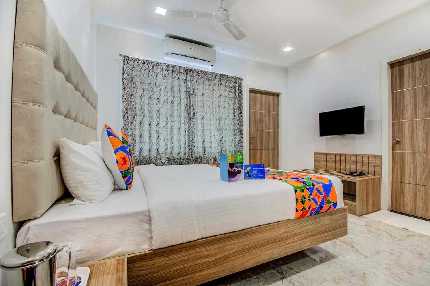 deluxe double room | 1 bedroom, individually furnished, desk, iron/ironing board