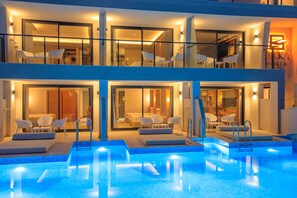 Room, Pool Access | Pool