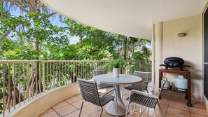 Outdoor dining - 2 Nereus - Easy Living in Great Location (SUNSHINE BEACH)