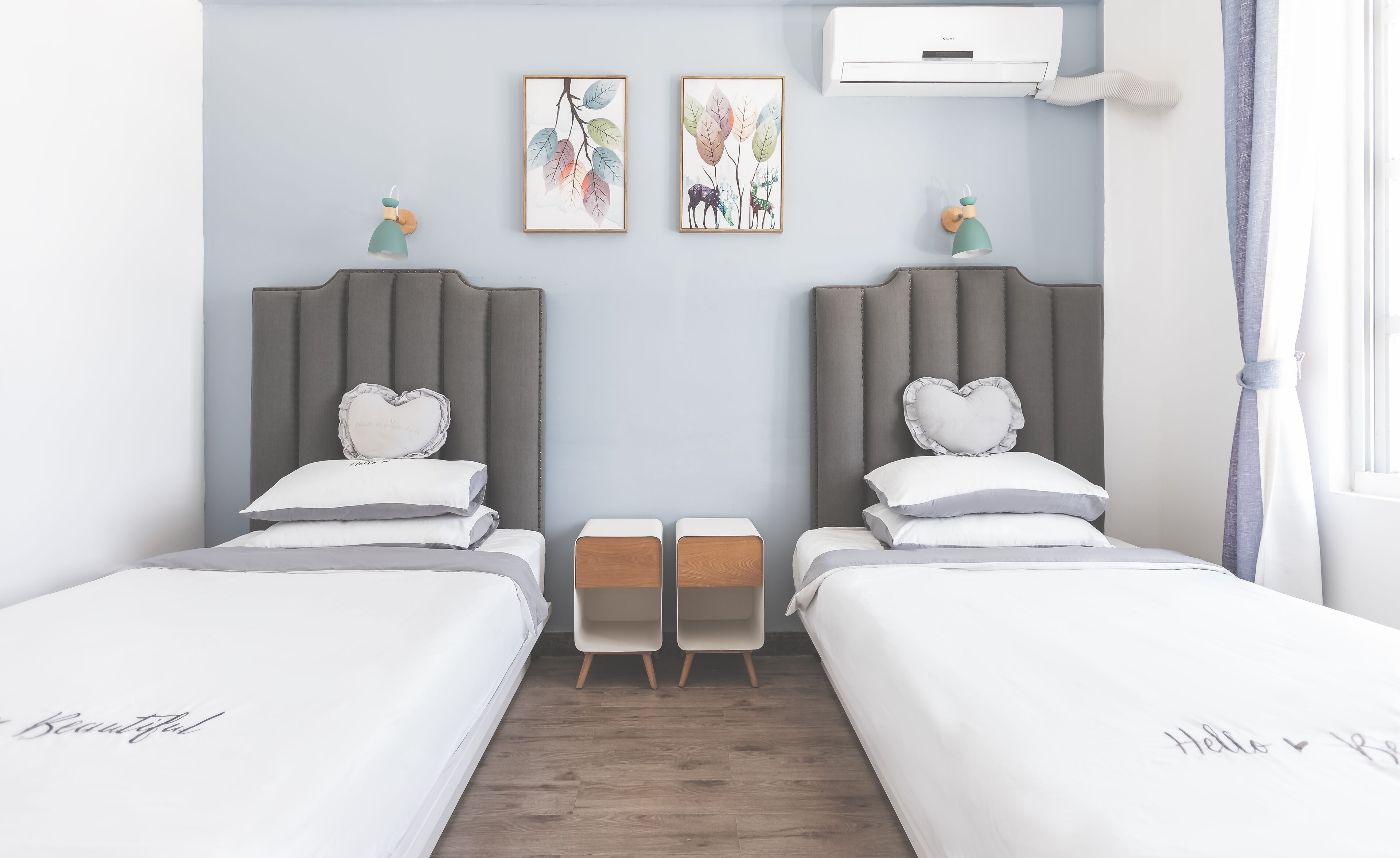 スタンダード ルーム | セーフティボックス (室内)、客室ごとに異なるインテリア、デスク、遮光カーテン