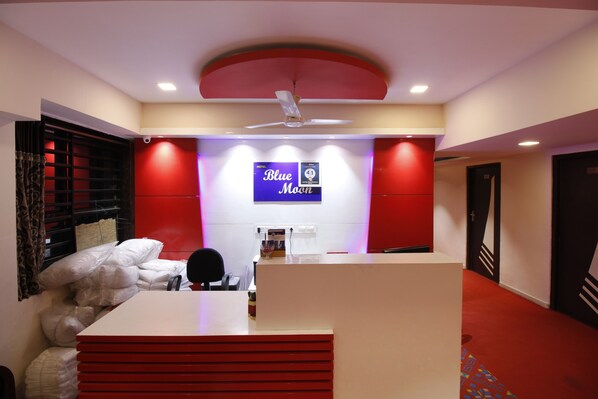 Reception - Hotel Blue Moon (Ahmedabad)