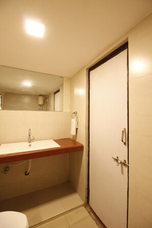 Bathroom - Hotel Blue Moon (Ahmedabad)
