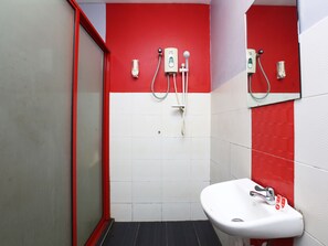 Standard Double Room | Bathroom