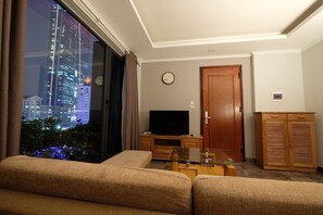 40-inch LCD TV with cable channels, TV