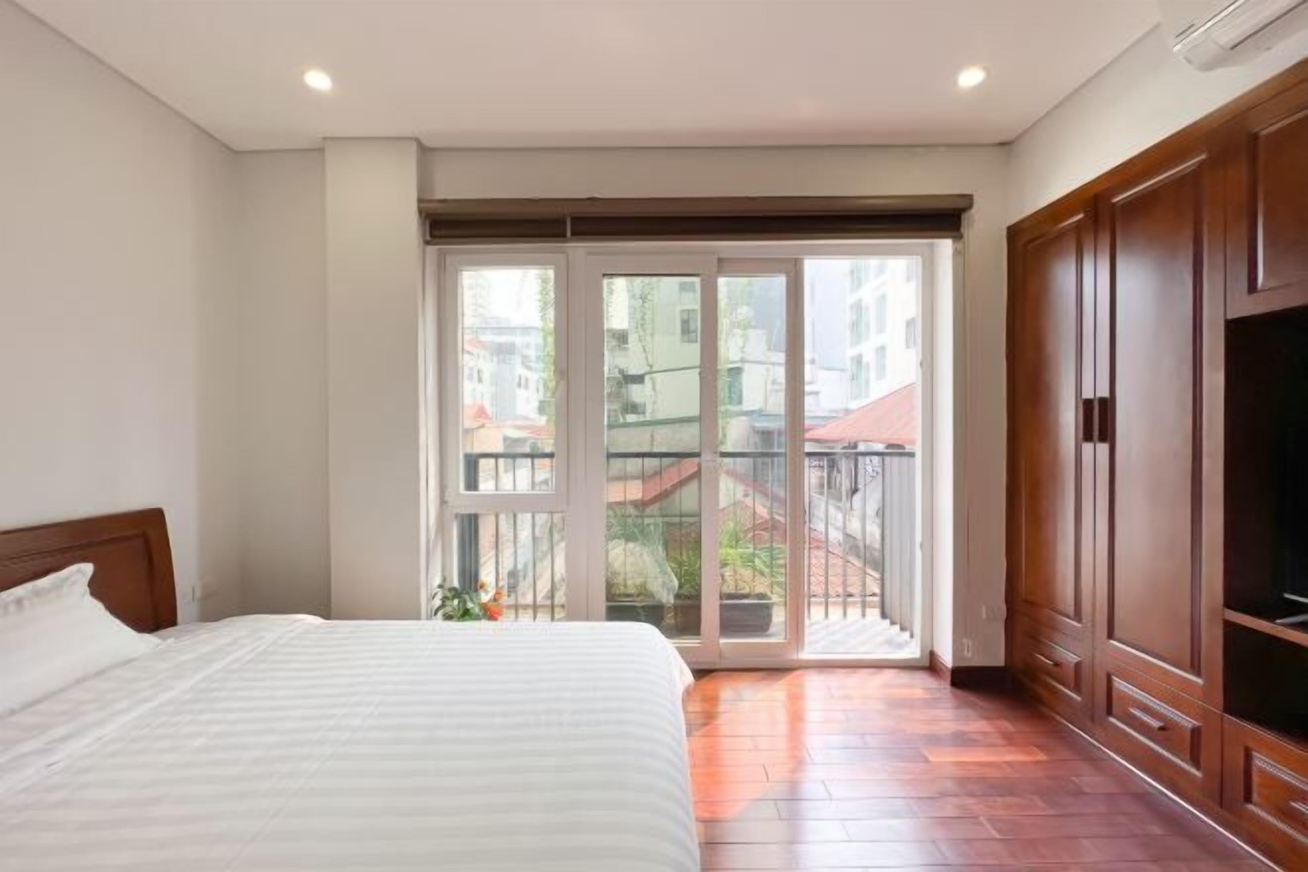 In-room safe, desk, laptop workspace, blackout drapes