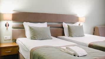 1 bedroom, premium bedding, down comforters, Select Comfort beds
