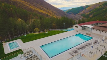Indoor pool, seasonal outdoor pool, sun loungers