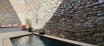 Escapada a Olonzac: Piscina y encanto