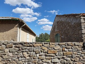 Enceinte de lâhĂ©bergement