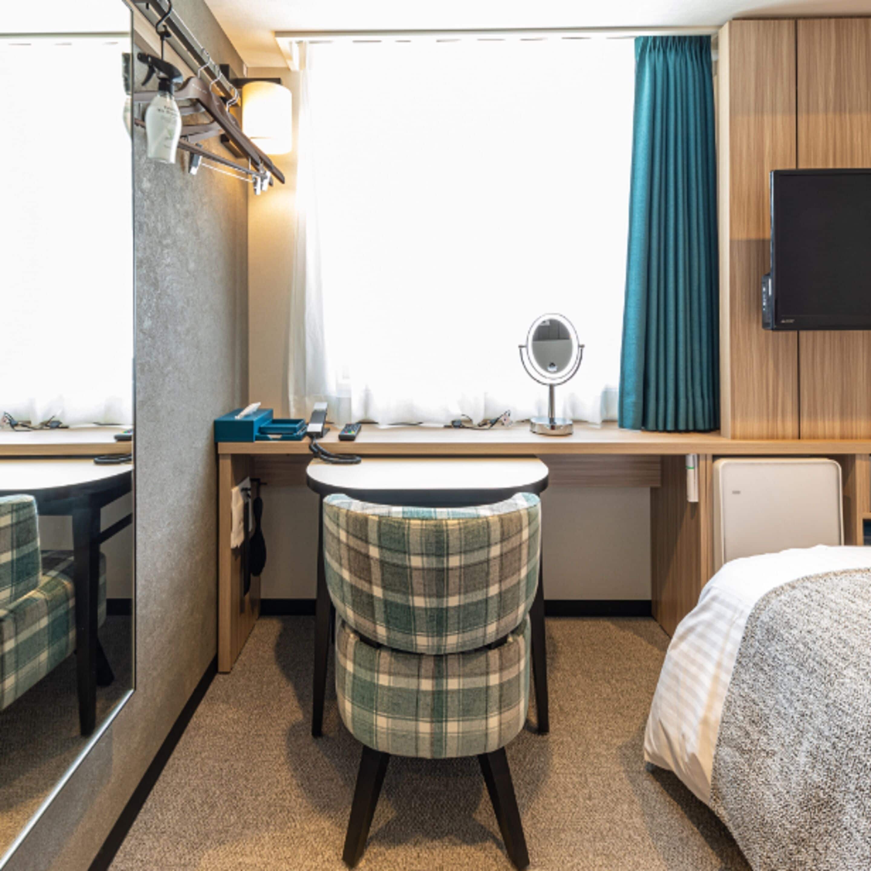 down duvets, minibar, in-room safe, desk