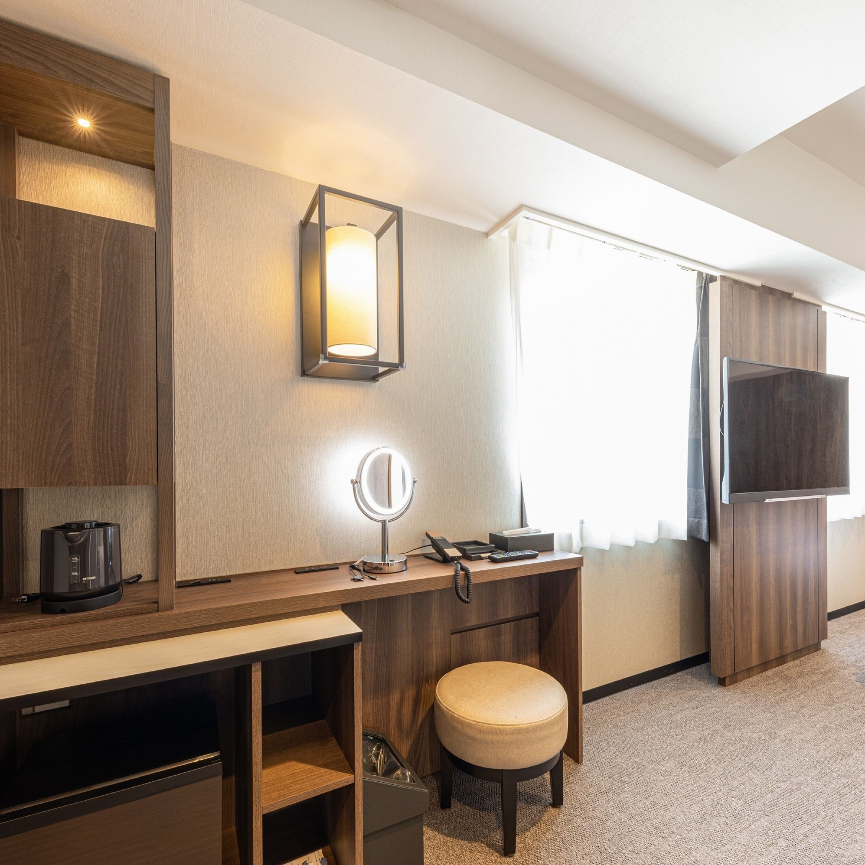 superior twin room, non-smoking (24 m²) | down duvets, minibar, in-room safe, desk