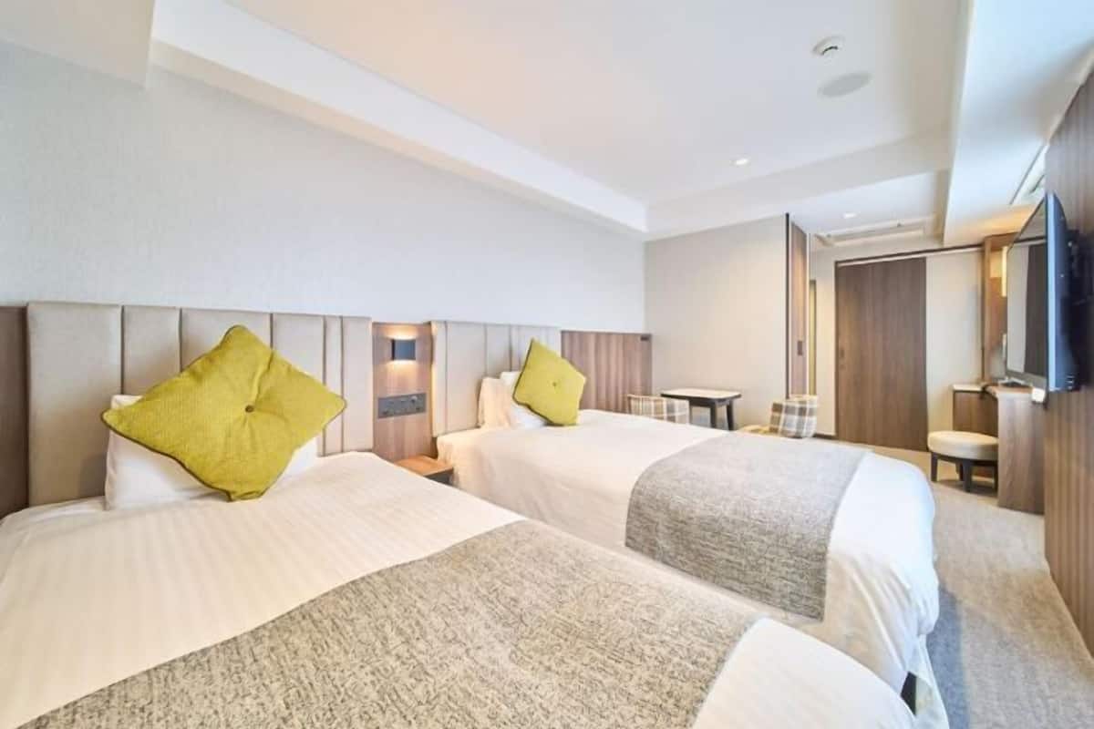 Couette en duvet d'oie, minibar, coffres-forts dans les chambres, bureau