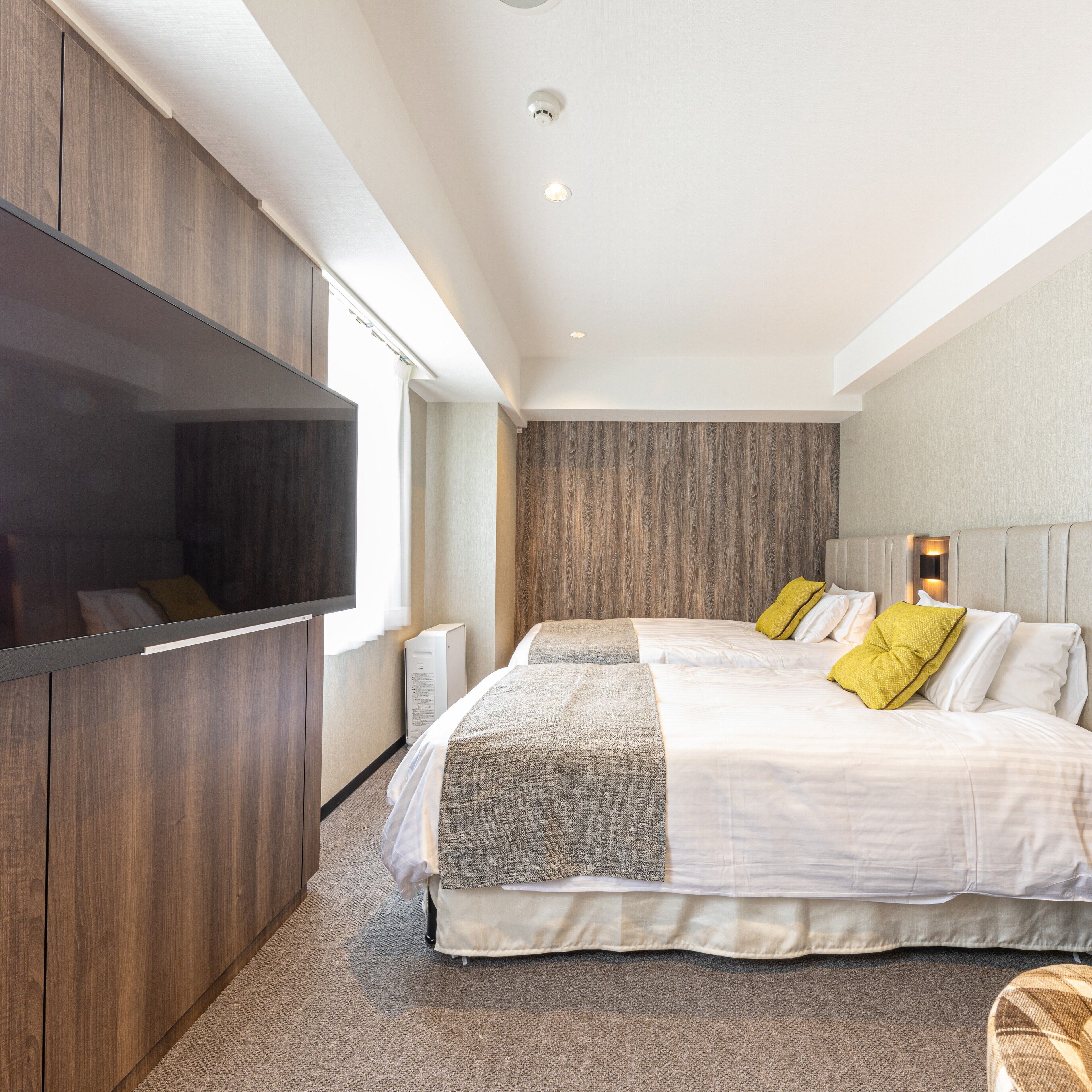 superior twin room, non-smoking (24 m²) | down duvets, minibar, in-room safe, desk