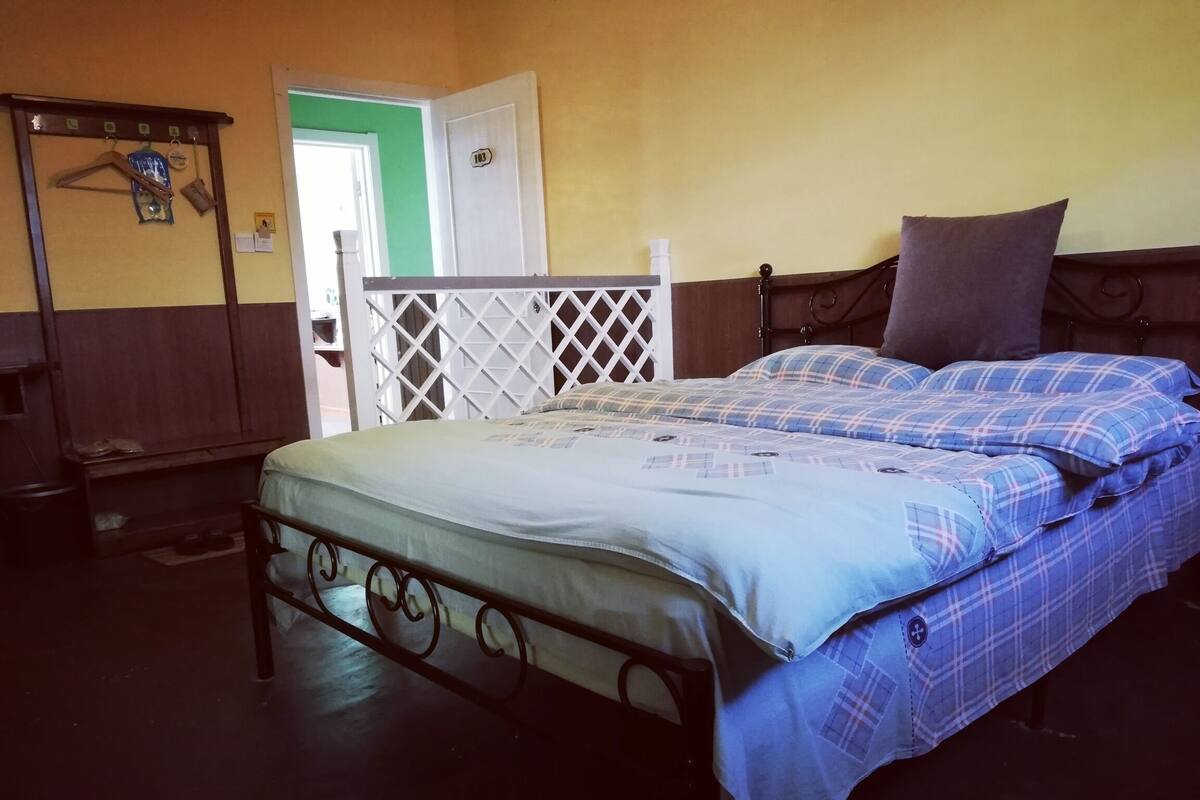 Habitación individual | Wifi gratis y ropa de cama