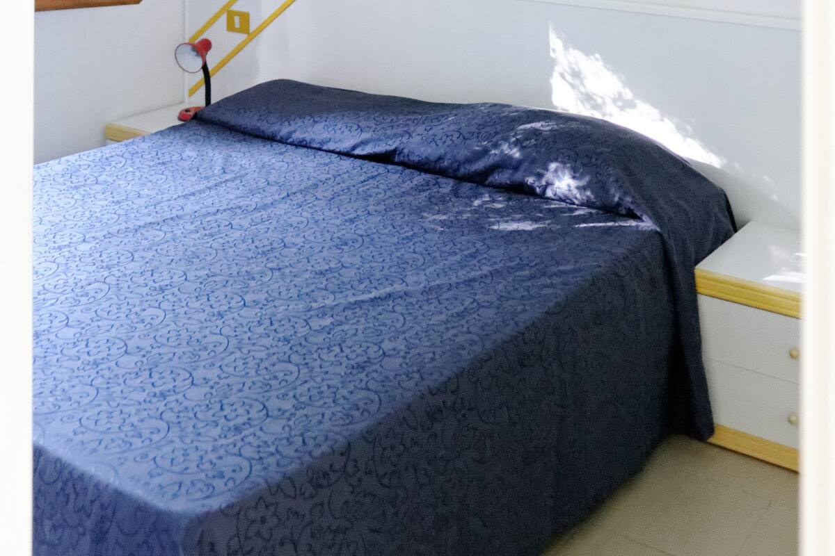 Lits bébé (gratuits), draps fournis