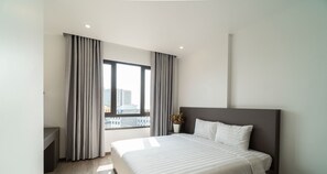 Superior King Apartment | 1 bedroom, individually decorated, desk, laptop workspace