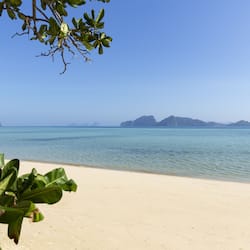Vista para praia/oceano