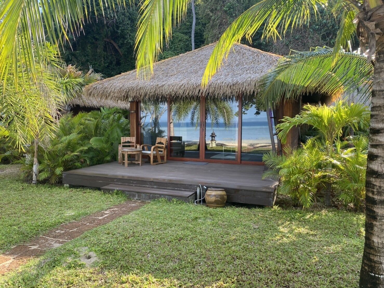 Luxury Beachfront Villa | วิวสวน