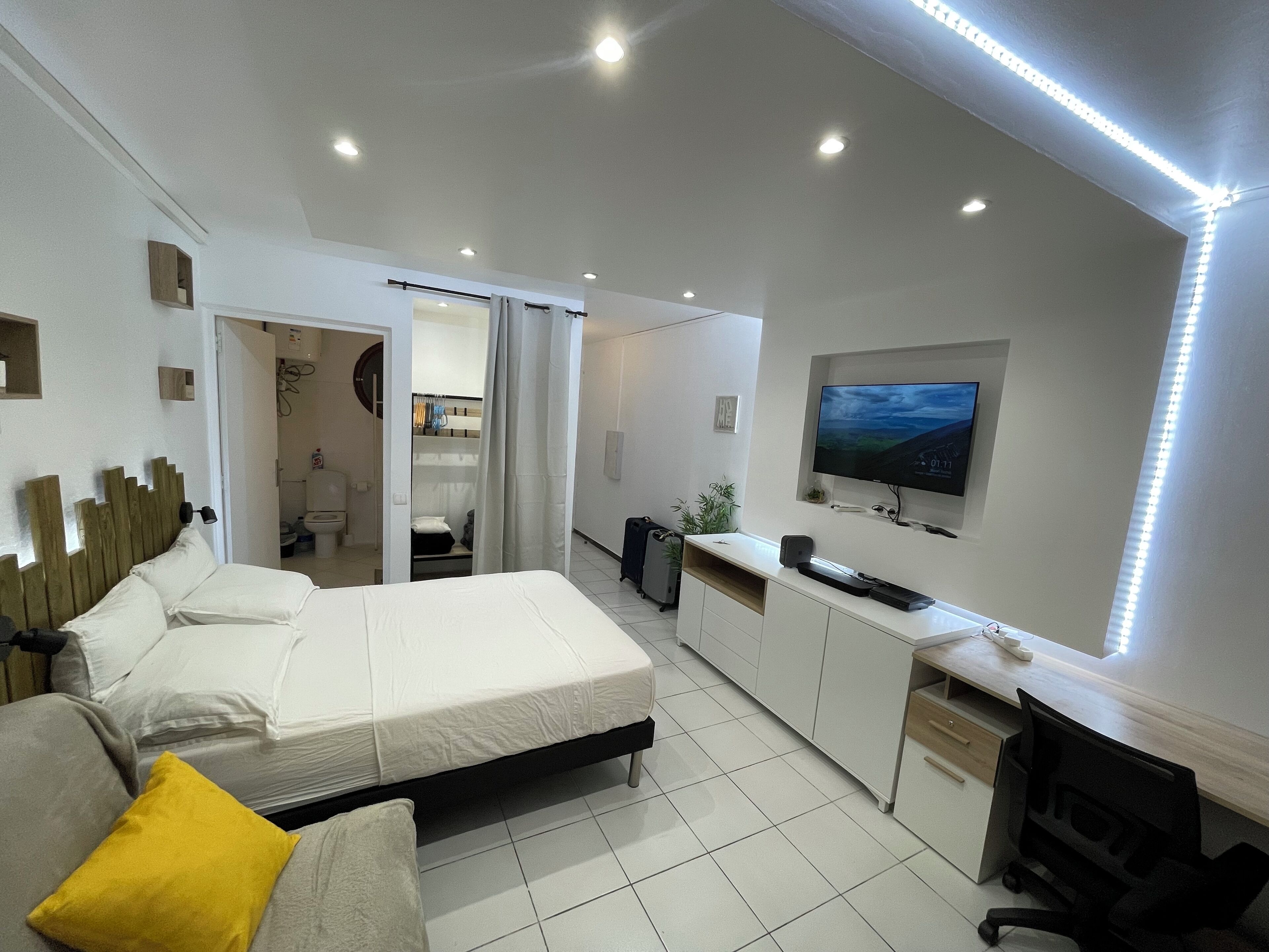 1 Schlafzimmer, Bügeleisen/Bügelbrett