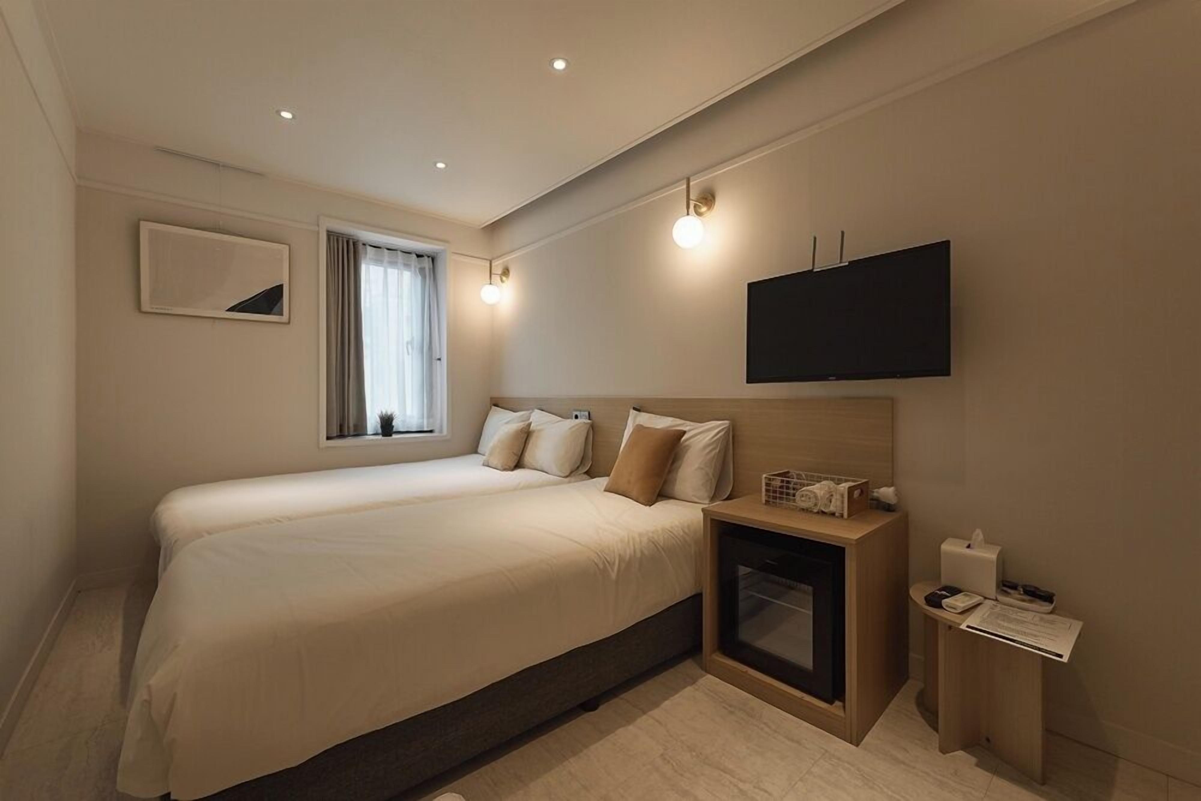 Comfort Double Room (Bath) | Premium bedding, pillow-top beds, individually decorated