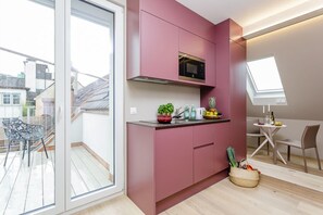 Apartment Senior | Khu vực làm việc phù hợp cho laptop, bàn ủi/dụng cụ ủi quần áo 