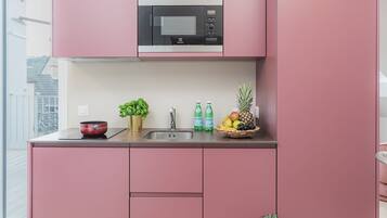 Studio Apartment Senior | Private kitchenette | Fridge, microwave, stovetop, espresso maker