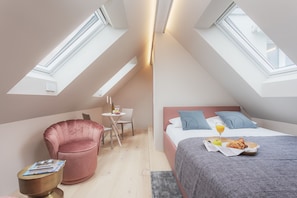 Studio Apartment Senior