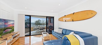 Adrift at Dolphin Cove Apt 5 - Riverfront modern apartment