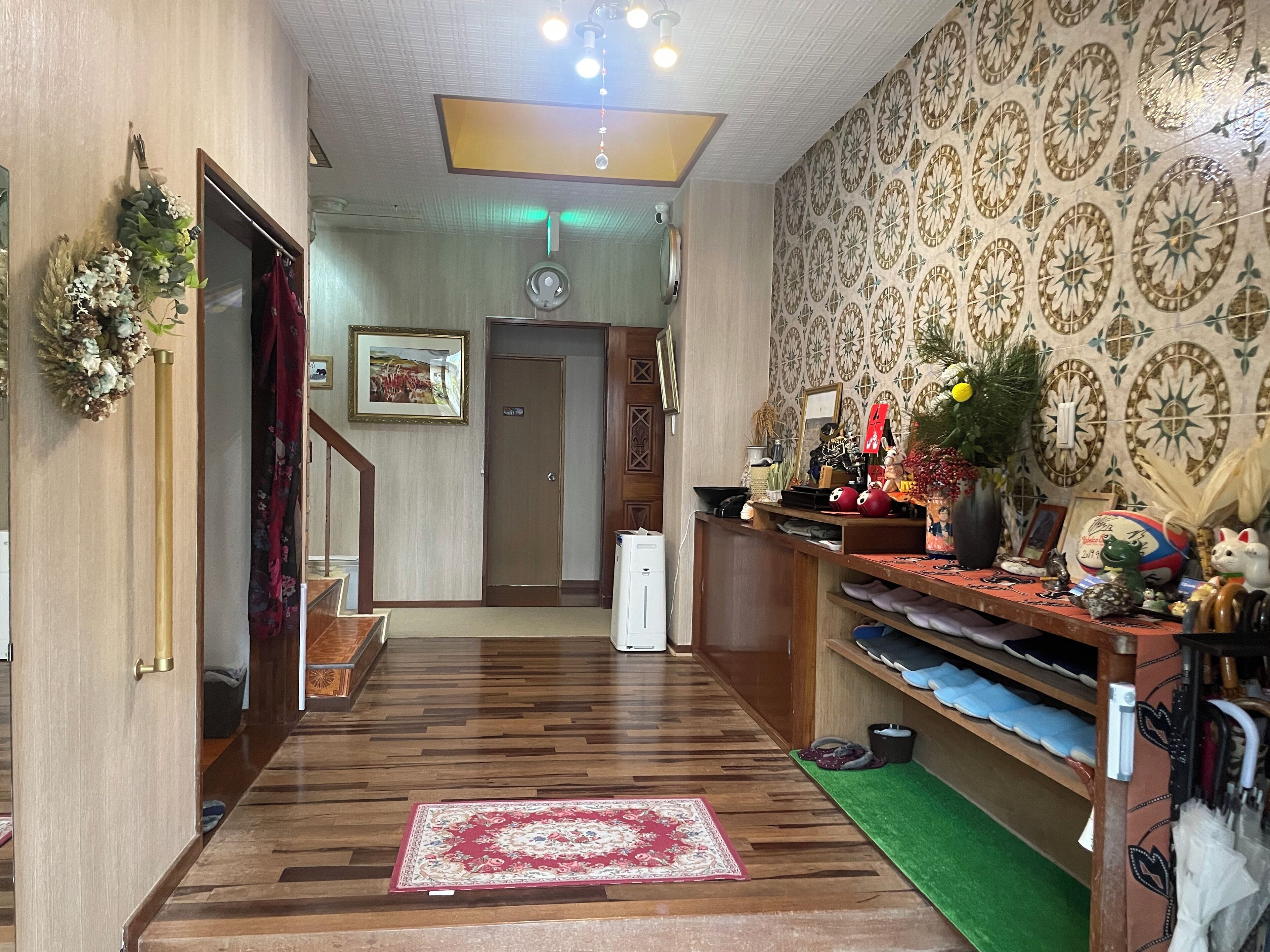 Vista frontal de la propiedad