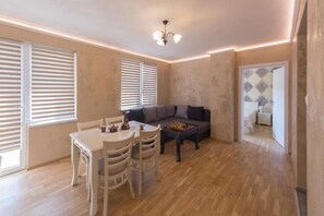 Dining - Kosev Apartment, Veliko Tŭrnovo (Veliko Tŭrnovo)
