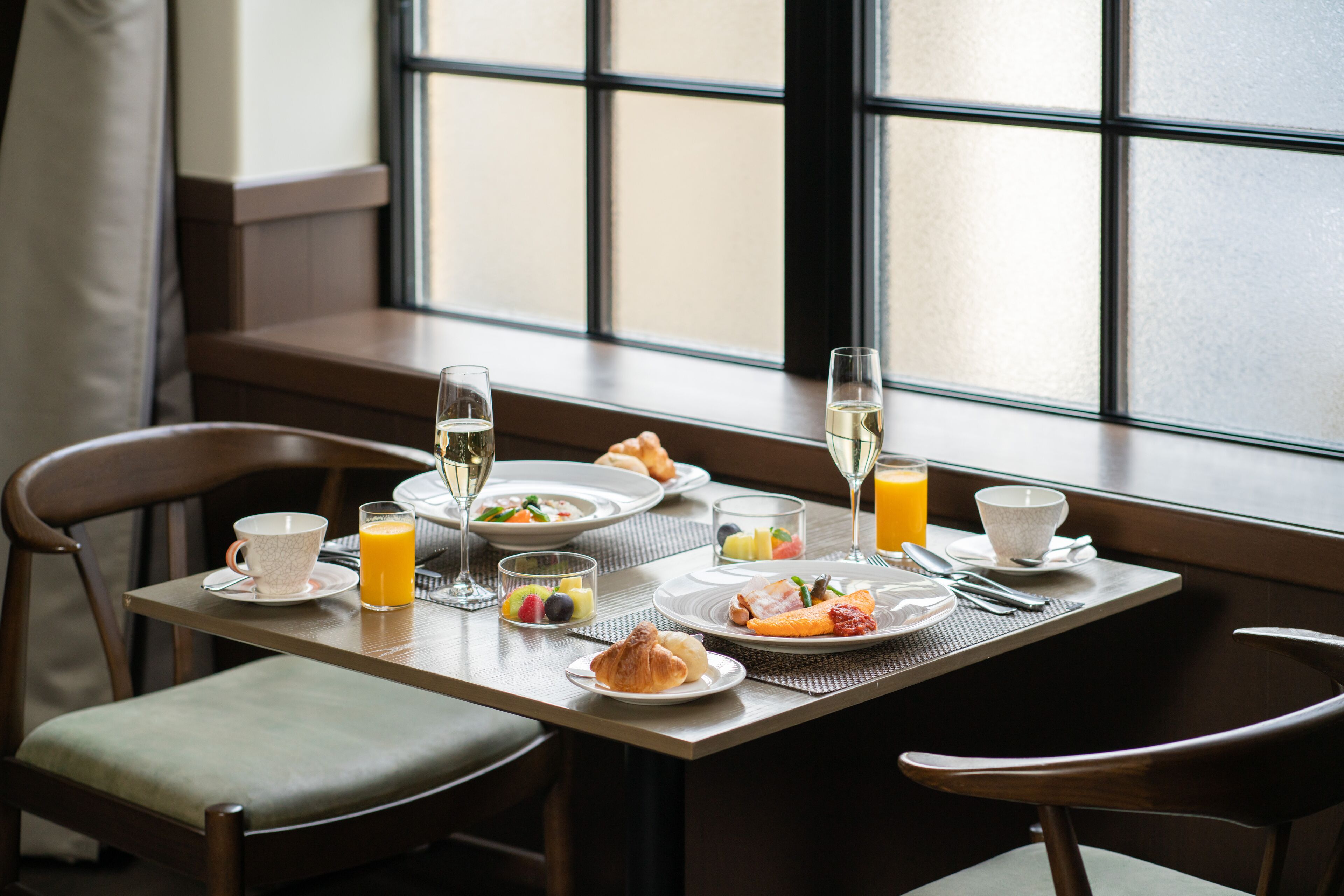 Daily full breakfast for a fee