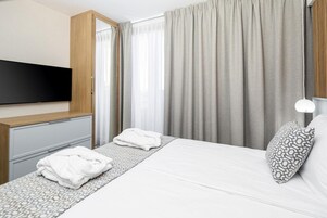 In-room safe, desk, iron/ironing board, free WiFi