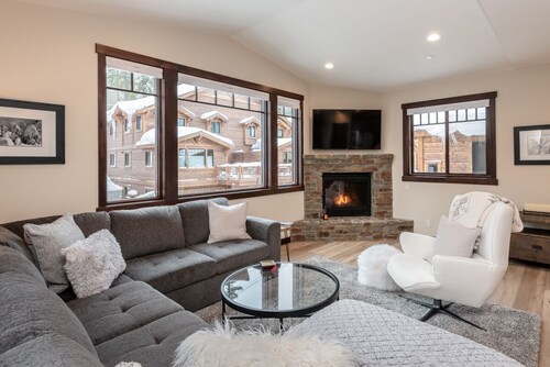 Private Hot Tub | Near Canyon Lodge