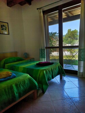 2 bedrooms, iron/ironing board, travel crib, free WiFi - Gattopardu- "Silmarillion" Residences (Castiadas)