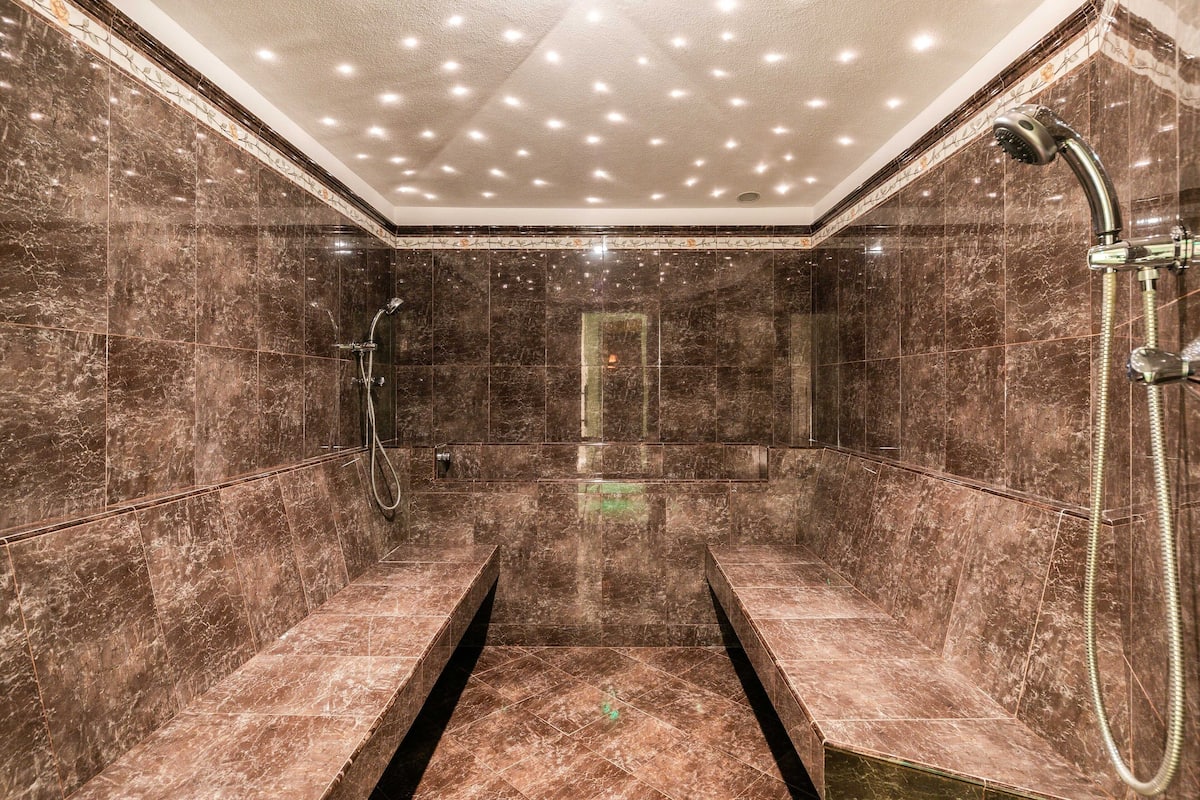 sauna, hot tub, steam room, massages