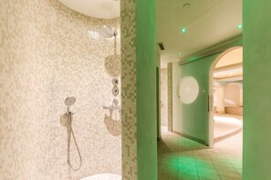 Sauna, hot tub, steam room, massages