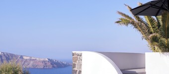 Mr. & Mrs. White Oia – Santorini